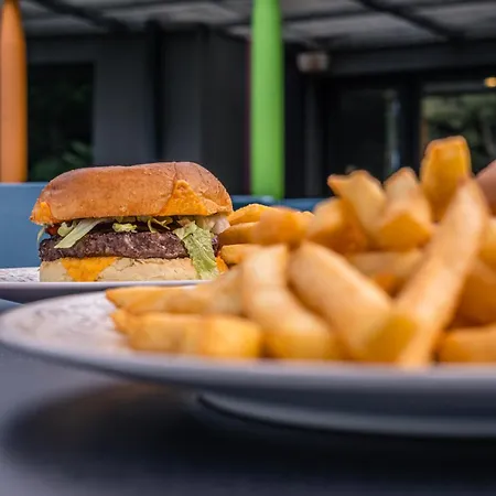 L'ocean אתר קמפינג